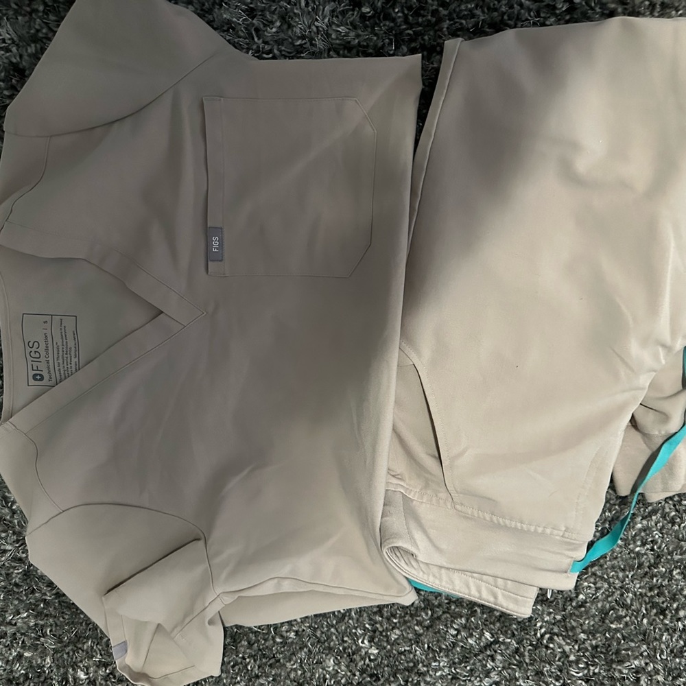 Set of Women’s Figs Srubs